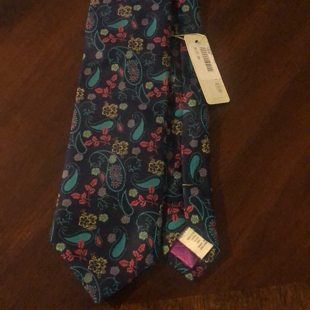 Men’s NWT paisley Eton tie